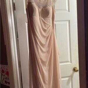 Elegant Cream Lace Evening Dress
